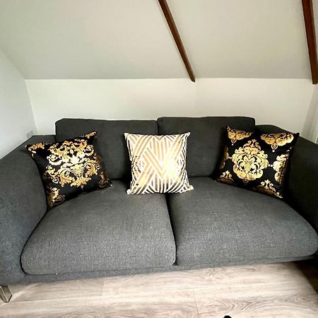 Glastonbury Secret Retreat - 1 Bd Split-Level Apt, Sleeps 3 Ngoại thất bức ảnh